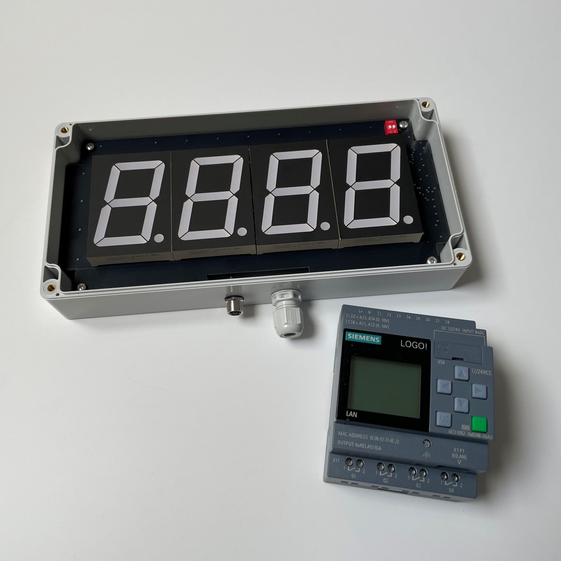 LED display voor een Siemens Logo PLC met Modbus TCP aansluiting